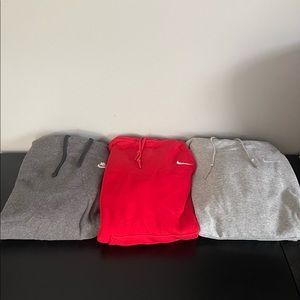 bundle of three Nike hoodie ( unisex )